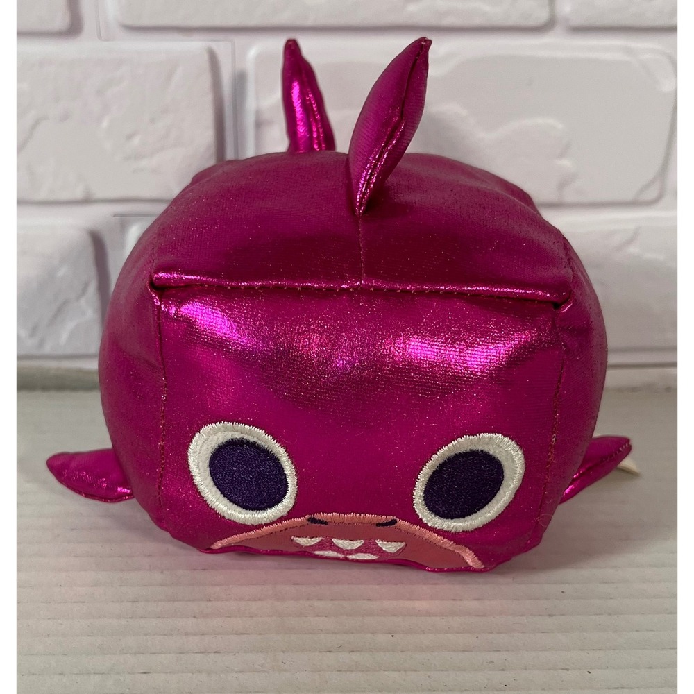 Pinkfong Baby Shark Plush Toy Unisex Small Pink Metallic Cube Lola Shark